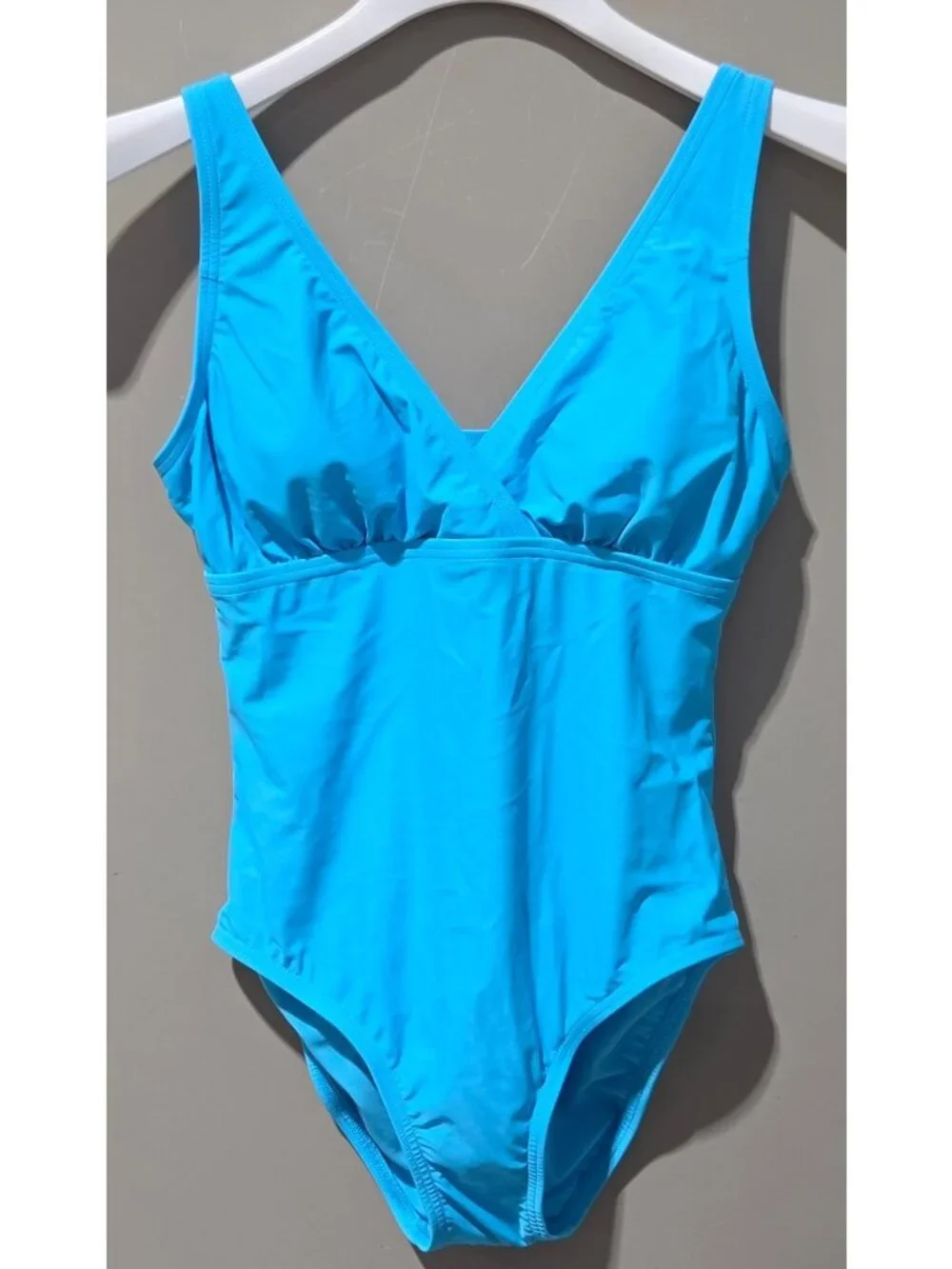 Lands' End Light Blue Full Seat Coverage & V-Neck 1 Pc Swimsuit -- Medium 10/12